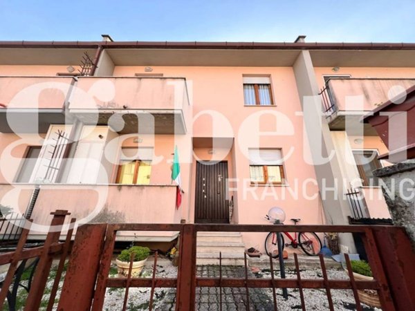 casa indipendente in vendita a Spoleto in zona San Martino