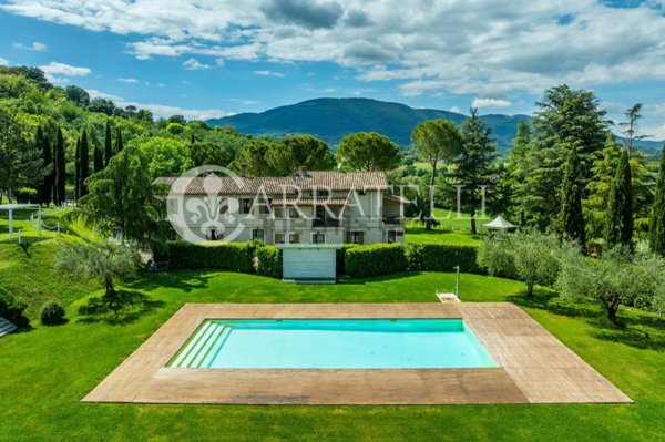 casale in vendita a Spoleto