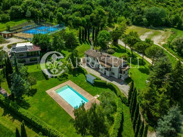 casa indipendente in vendita a Spoleto in zona Baiano