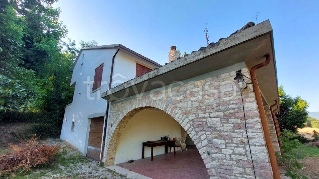 casa indipendente in vendita a Spoleto