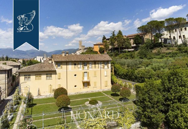 casa indipendente in vendita a Spoleto