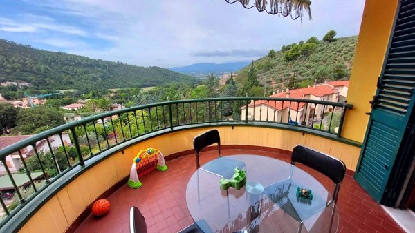 casa indipendente in vendita a Spoleto