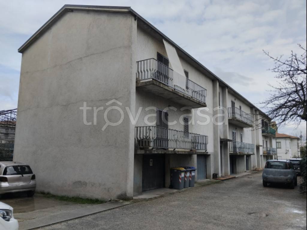 appartamento in vendita a Spoleto in zona San Giovanni di Baiano