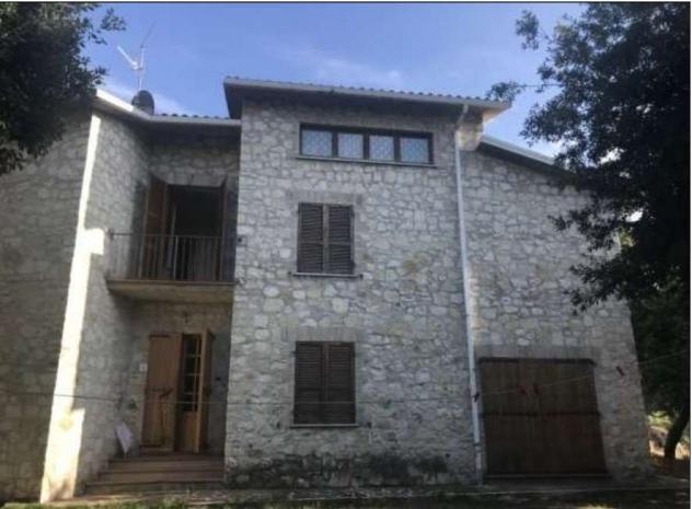 casa indipendente in vendita a Spoleto