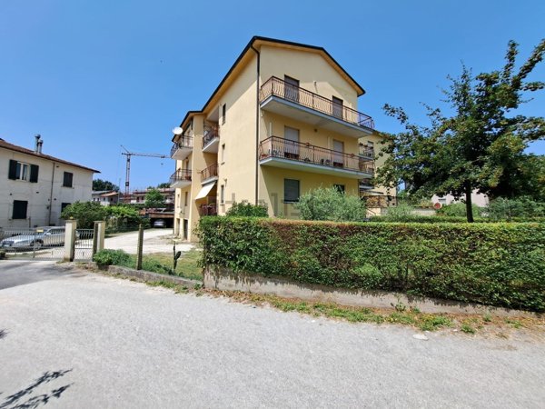 appartamento in vendita a Spoleto in zona Pontebari