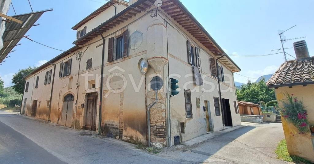 casa indipendente in vendita a Spoleto in zona San Giacomo