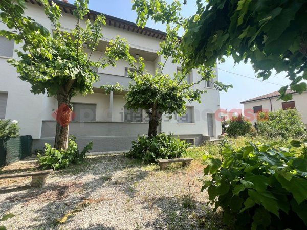 casa indipendente in vendita a Spoleto in zona Santa Croce