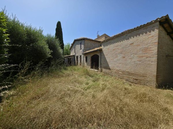 casa indipendente in vendita a Spoleto