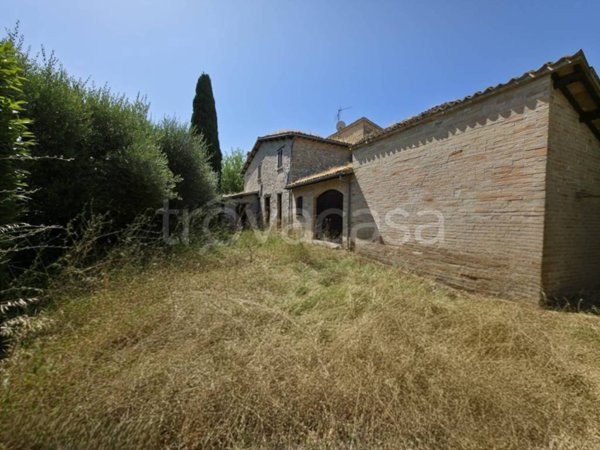casa indipendente in vendita a Spoleto