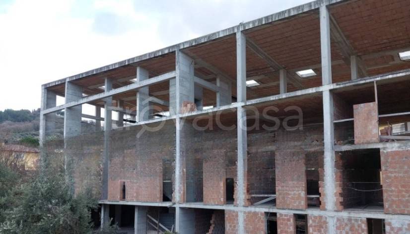 casa indipendente in vendita a Spoleto