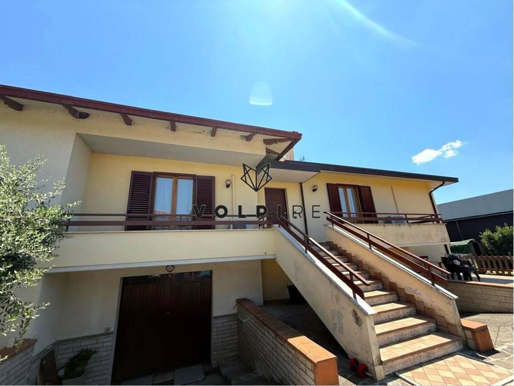 casa indipendente in vendita a Spoleto in zona San Martino