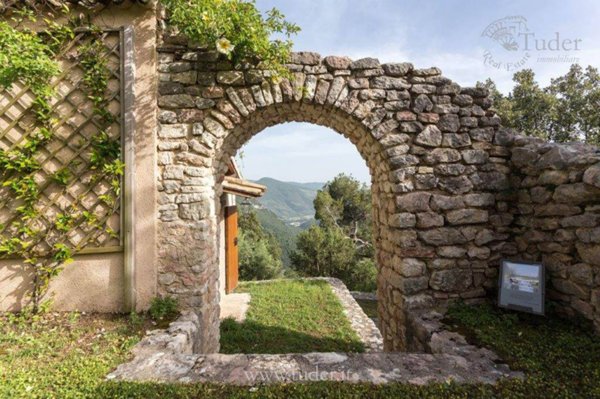 casa indipendente in vendita a Spoleto