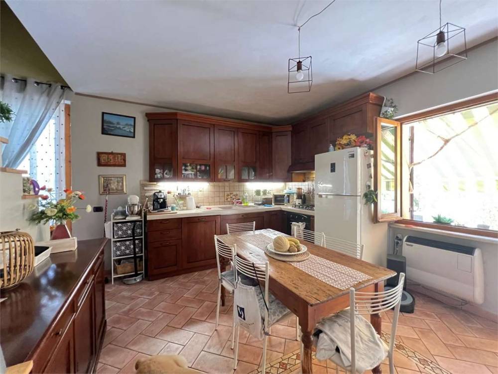 casa indipendente in vendita a Spoleto in zona San Giovanni di Baiano