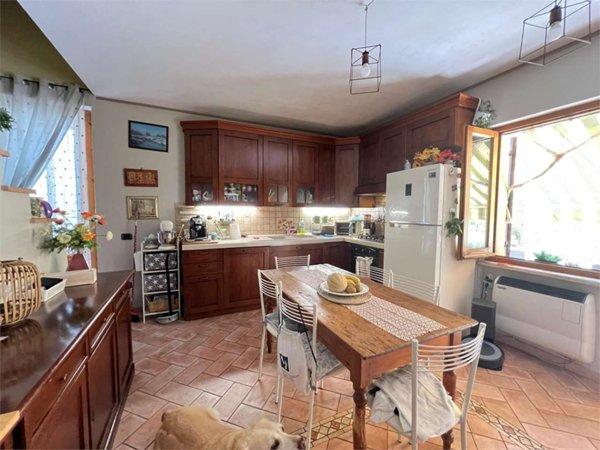 casa indipendente in vendita a Spoleto in zona San Giovanni di Baiano