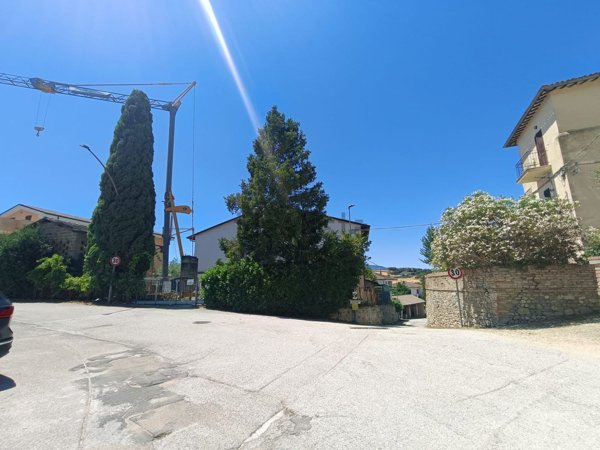 casa indipendente in vendita a Spoleto in zona San Brizio