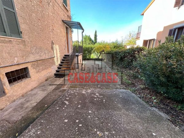 casa indipendente in vendita a Spoleto