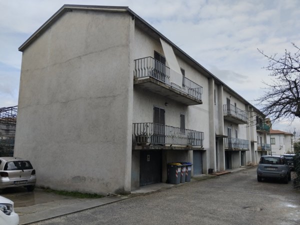 appartamento in vendita a Spoleto in zona San Giovanni di Baiano