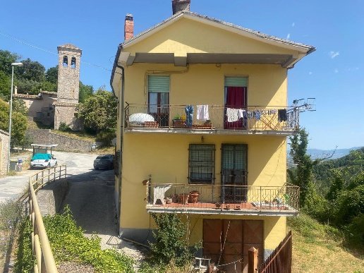 appartamento in vendita a Spoleto in zona Fogliano