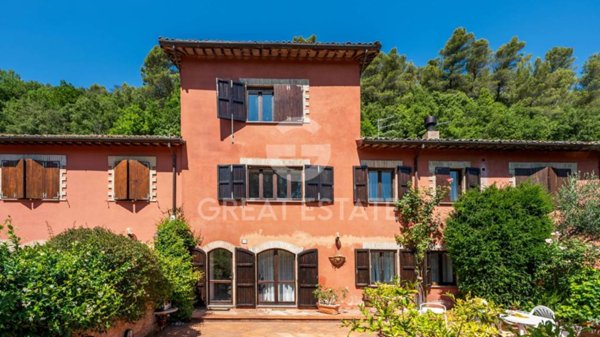 casa indipendente in vendita a Spoleto