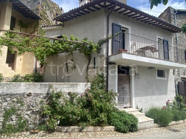 casa indipendente in vendita a Spoleto in zona Vallocchia