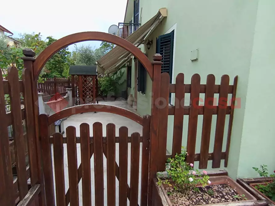 casa indipendente in vendita a Spoleto in zona Crocemarroggia