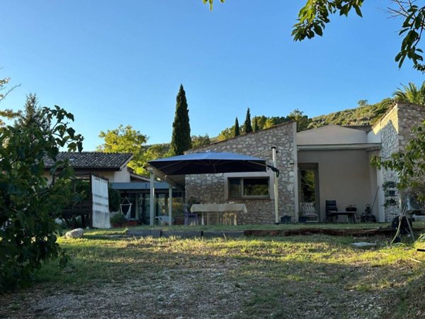 casa indipendente in vendita a Spoleto in zona San Giacomo