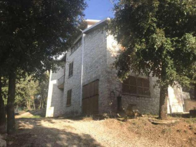 casa indipendente in vendita a Spoleto