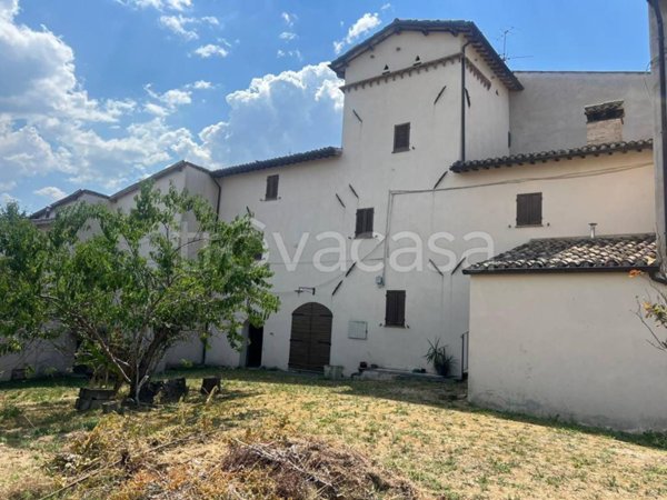 casa indipendente in vendita a Spoleto