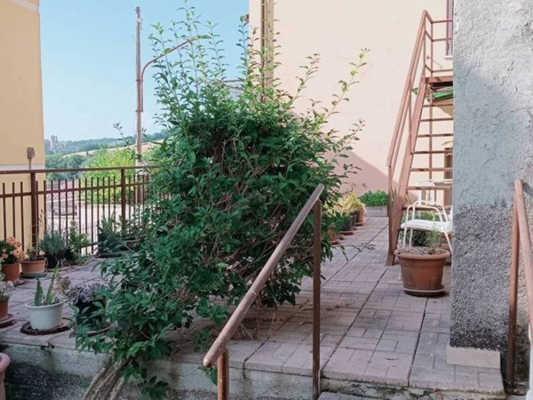 casa indipendente in vendita a Spoleto