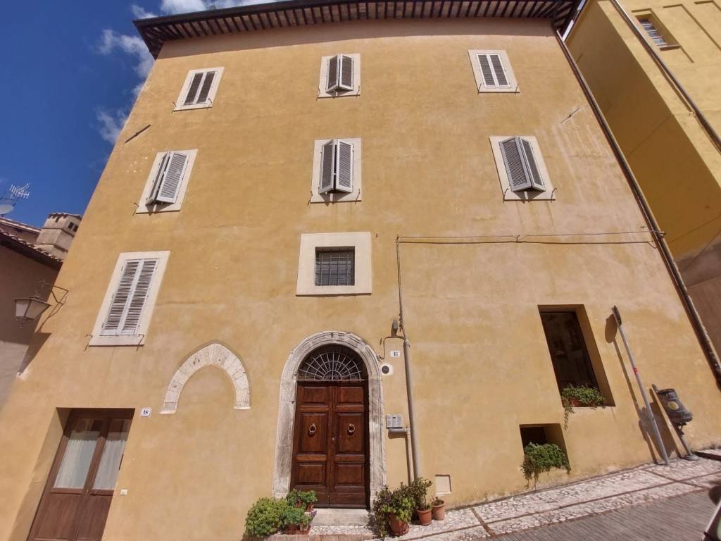 appartamento in vendita a Spoleto