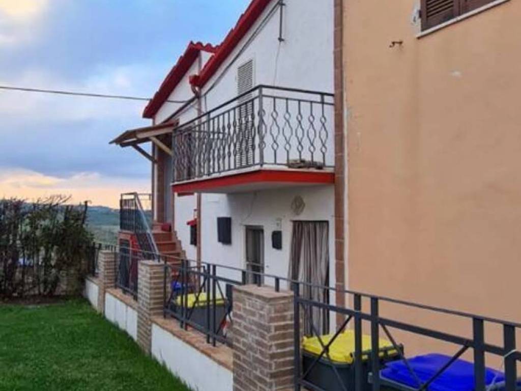 casa indipendente in vendita a Spoleto in zona San Giacomo
