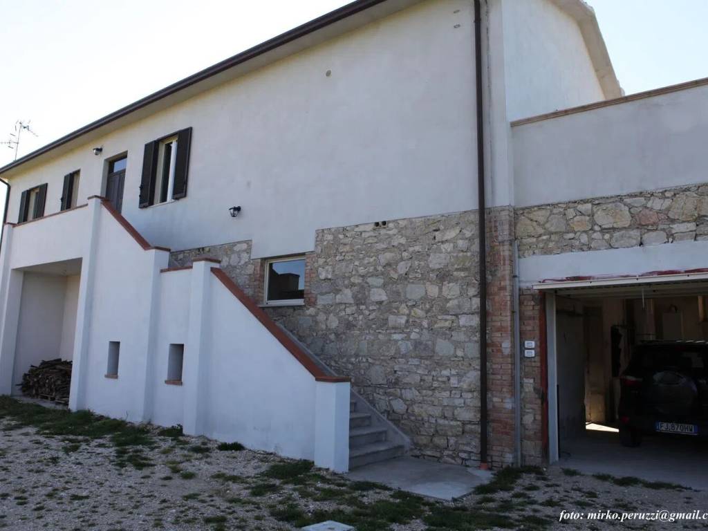 casa indipendente in vendita a Spoleto