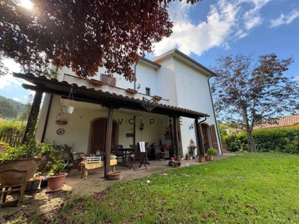 casa indipendente in vendita a Spoleto in zona Baiano