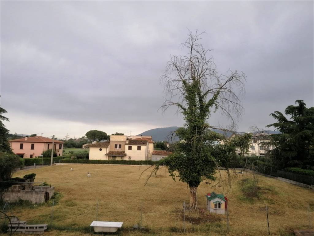 casa indipendente in vendita a Spoleto