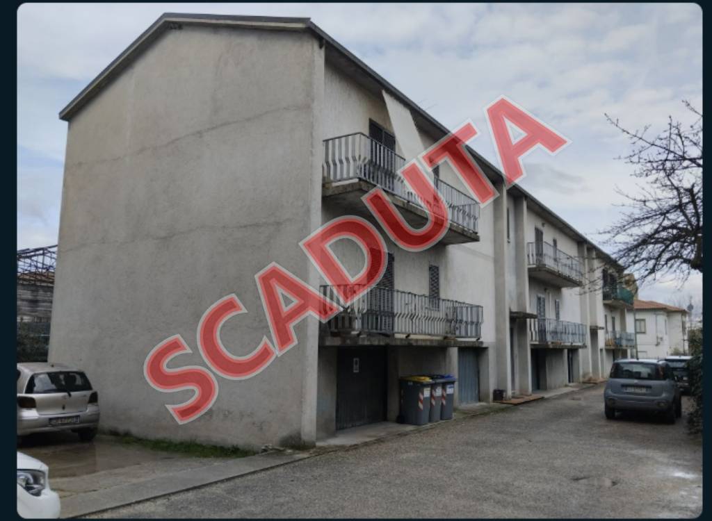 appartamento in vendita a Spoleto in zona San Giovanni di Baiano