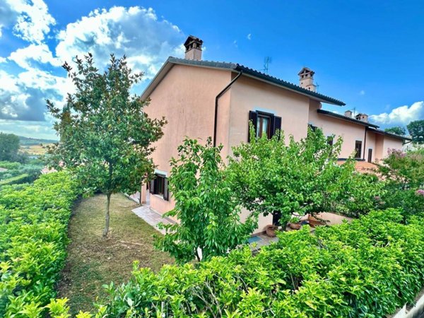 casa indipendente in vendita a Spoleto in zona Collerisana