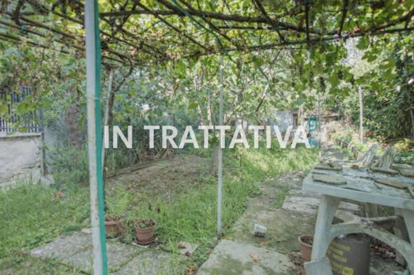 casa indipendente in vendita a Spoleto