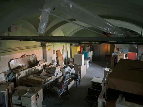 locale di sgombero in vendita a Spoleto