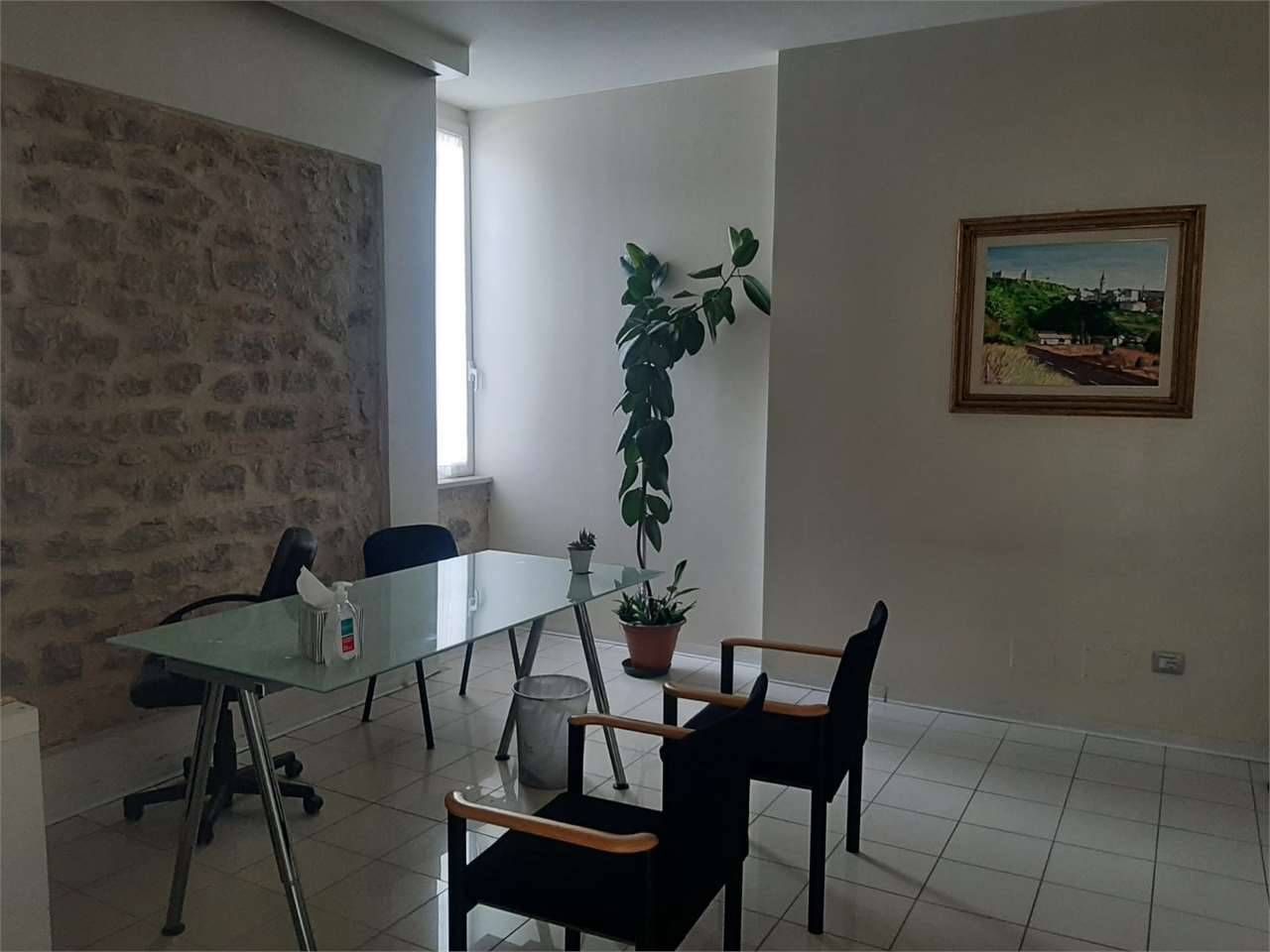 ufficio in vendita a Spoleto