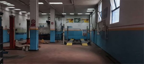 locale di sgombero in vendita a Spoleto