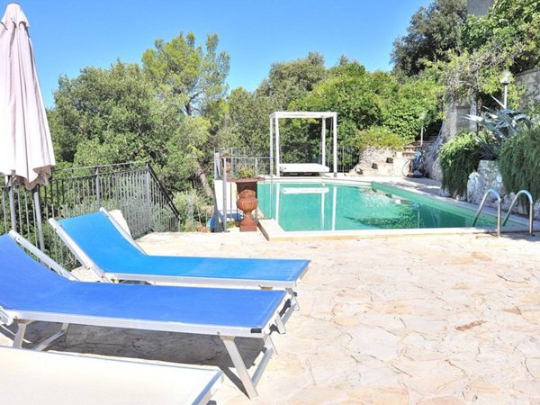 casa indipendente in vendita a Spoleto in zona Eggi