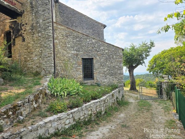 casa indipendente in vendita a Spoleto