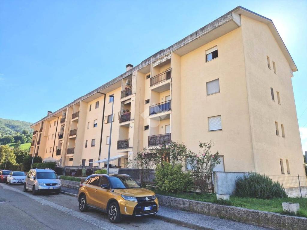 appartamento in vendita a Spoleto in zona Baiano