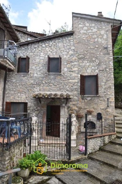 appartamento in vendita a Spoleto in zona Valle San Martino