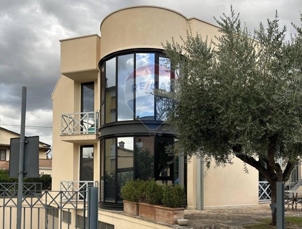appartamento in vendita a Spoleto in zona Poreta