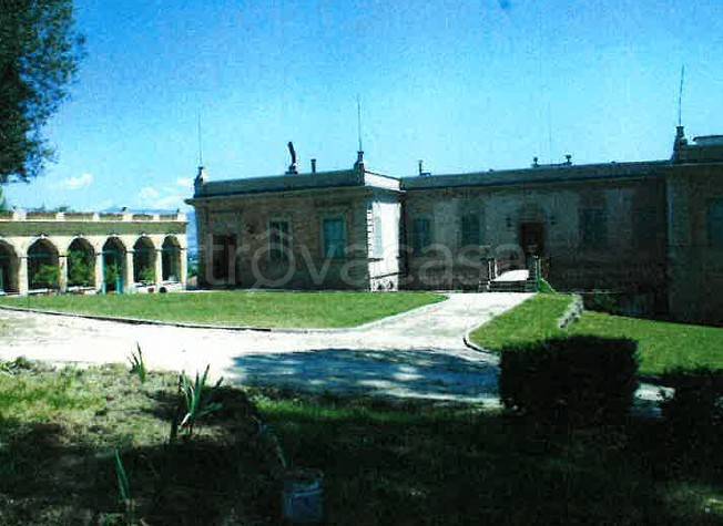 casa indipendente in vendita a Spoleto