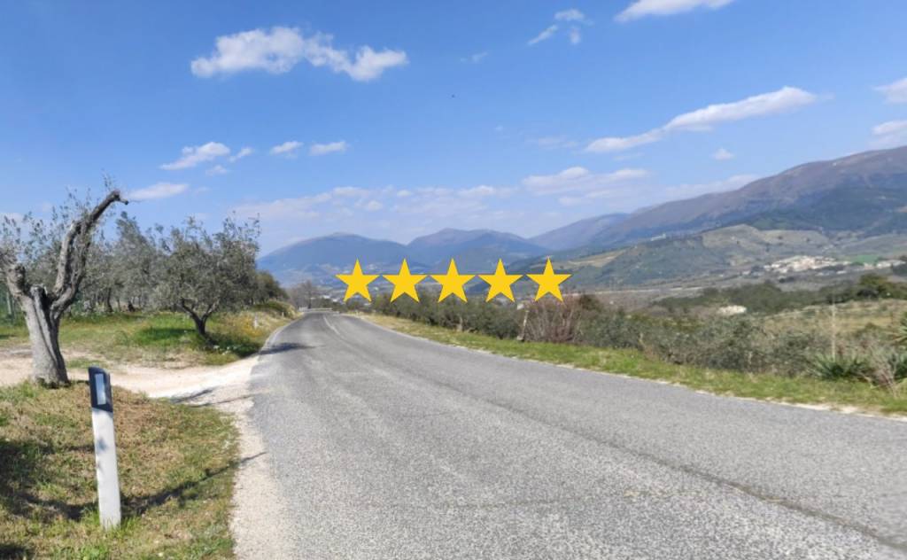 casa indipendente in vendita a Spoleto in zona Vallocchia