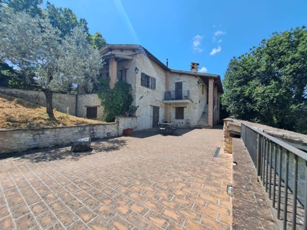 negozio in vendita a Spoleto