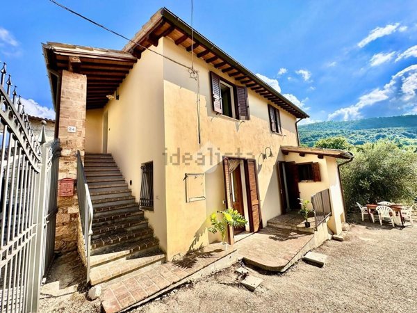 appartamento in vendita a Spoleto in zona Eggi