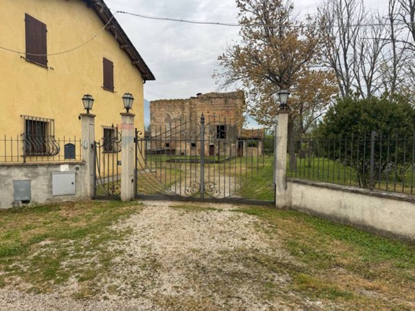 casa indipendente in vendita a Spoleto in zona San Giacomo